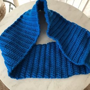 An original Crocket Infinity scarf